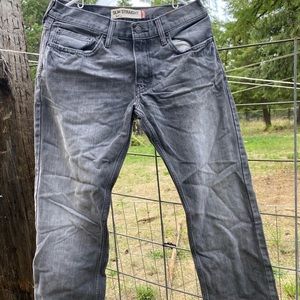 Men’s Levi’s slim straight jeans